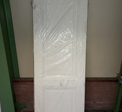 Deur 108 Austria Classic line Sneek 211,5x73 wit gegrond licht beschadigd