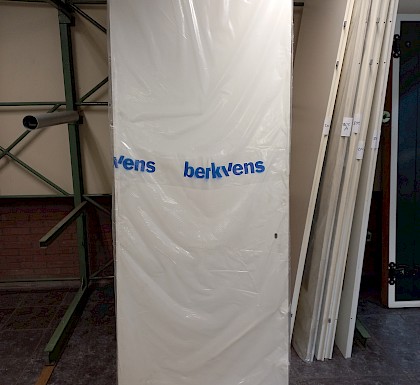 Deur 207 Berkvens 231,5x73 Linksdraaiend Wit gegrond
