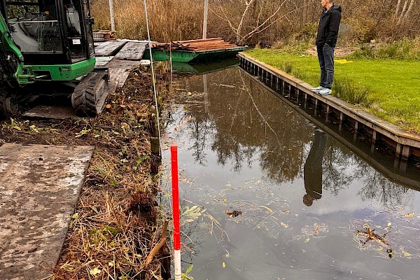 Beschoeiingswerkzaamheden aan de Vinkeveense plassen