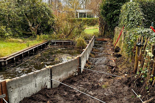 Beschoeiingswerkzaamheden aan de Vinkeveense plassen