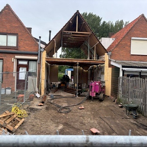 Sloop woningen aan de Molenweg in Volendam