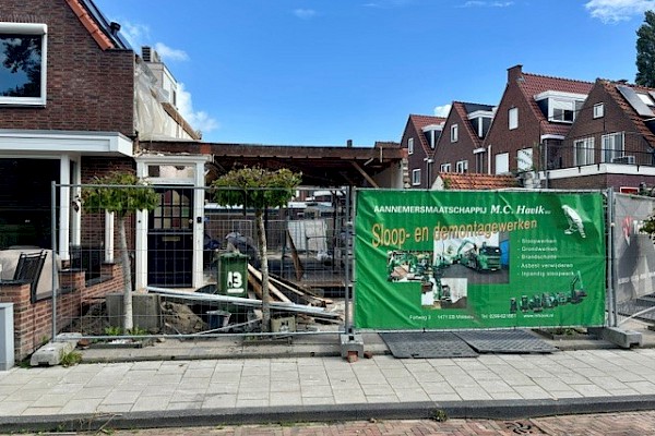 Sloop woningen aan de Molenweg in Volendam